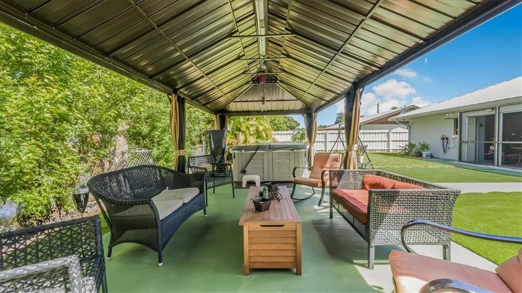 Backyard, Exterior, Hot Tub