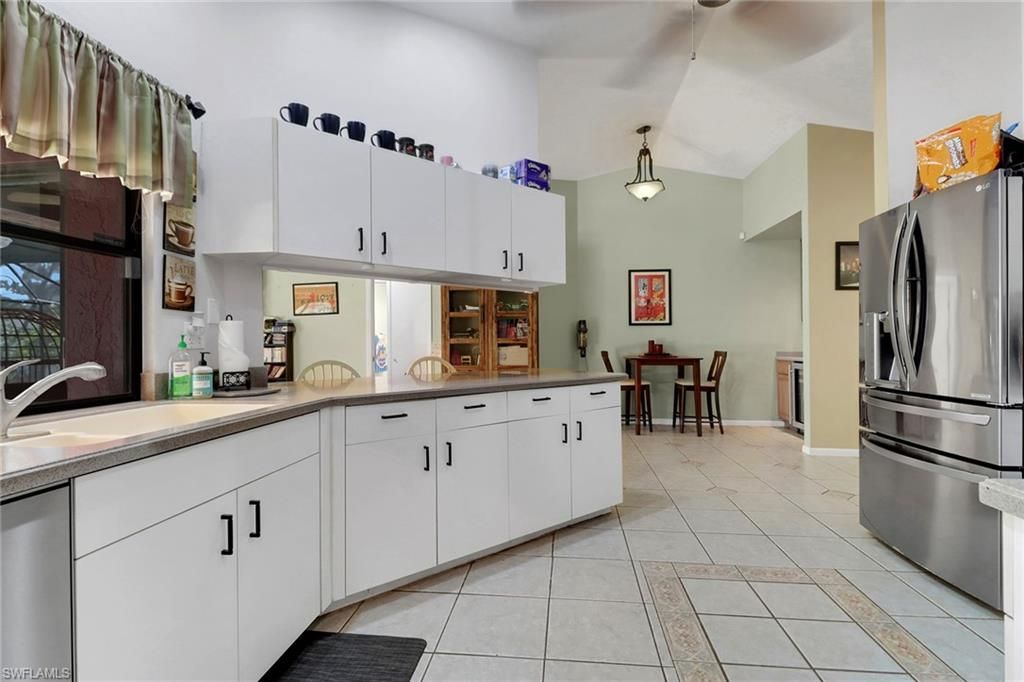 Dining room, Interior, Kitchen, Pendant Lights