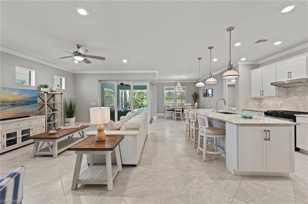 Dining room, Interior, Kitchen, Living room, Pendant Lights, Recessed Lighting, Stainless Steel Appliances