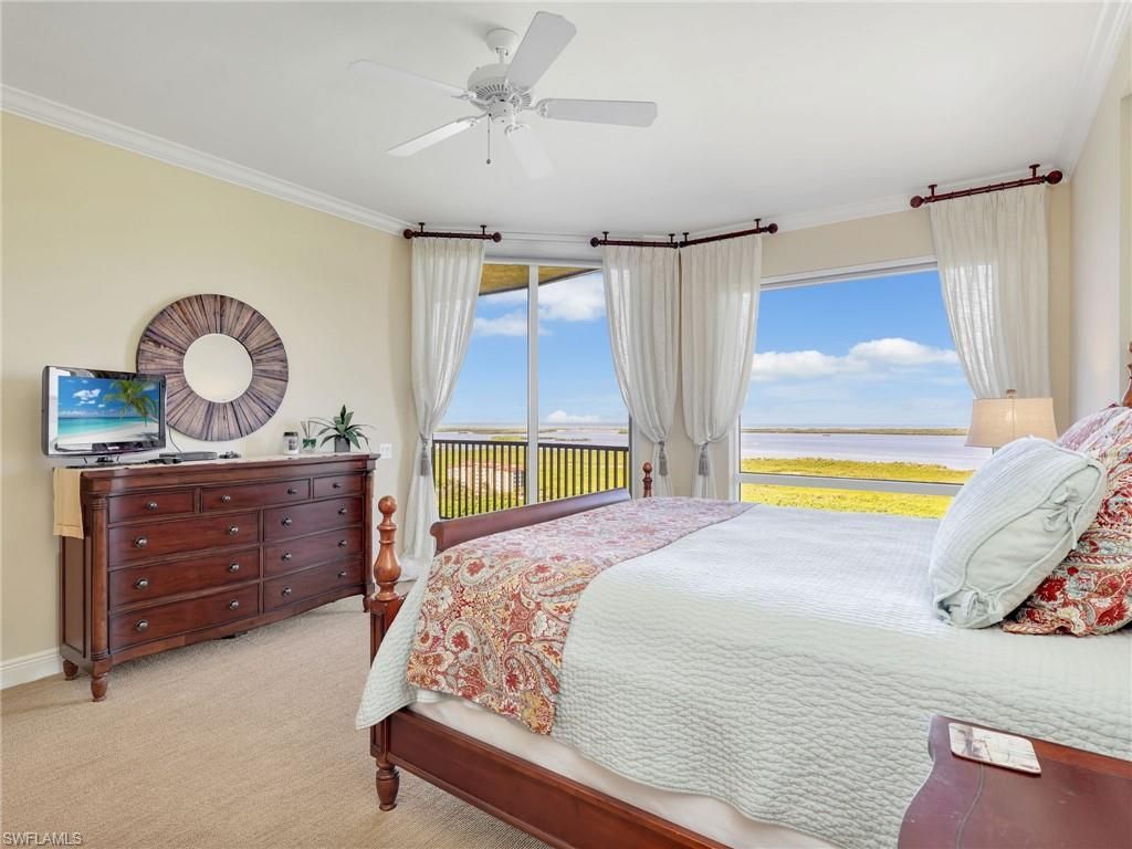 Bedroom, Interior, Water