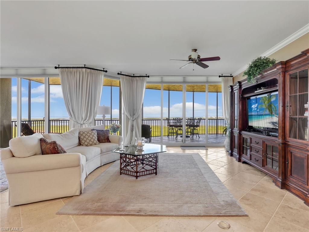 Interior, Living room, Water