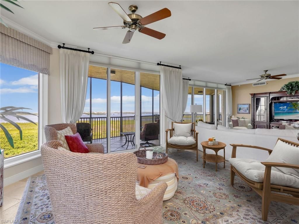 Interior, Living room, Sun Room, Water