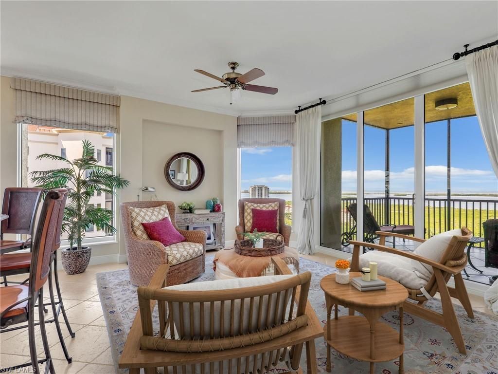 Interior, Living room, Water