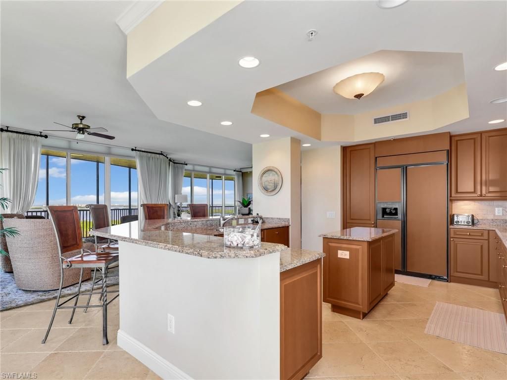 Dining room, Interior, Kitchen, Recessed Lighting, Stainless Steel Appliances