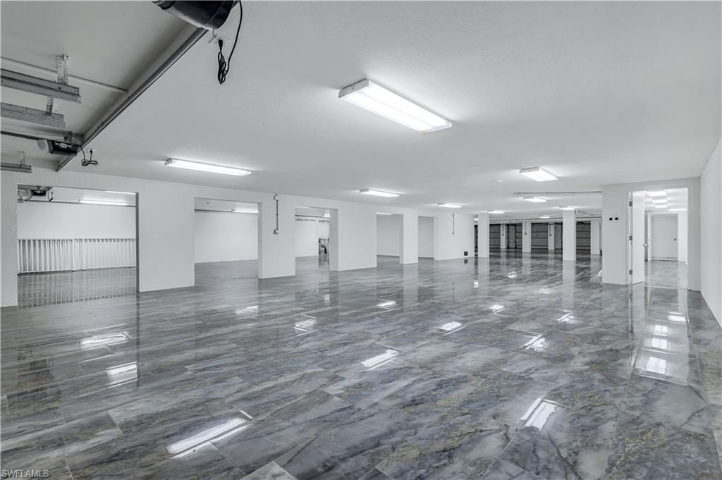 Garage, Interior