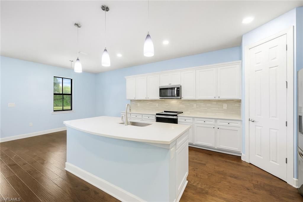 Interior, Kitchen, Pendant Lights, Recessed Lighting, Wood Texture Flooring