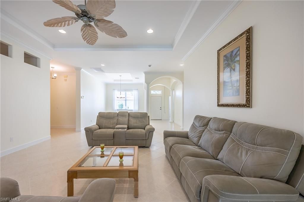 Interior, Living room, Pendant Lights, Recessed Lighting