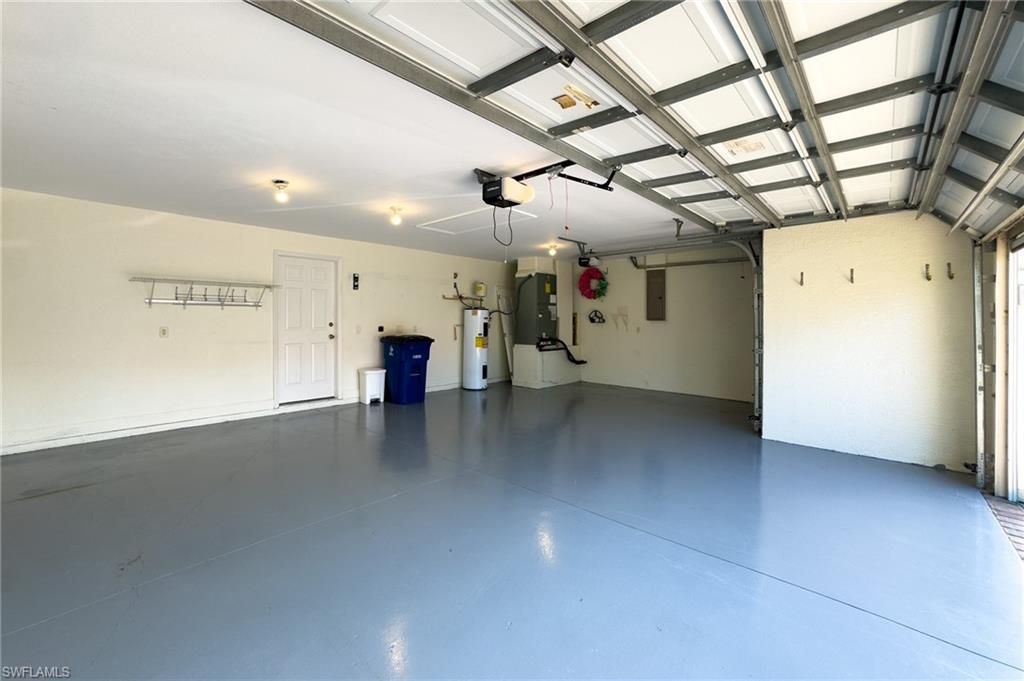 Garage, Interior