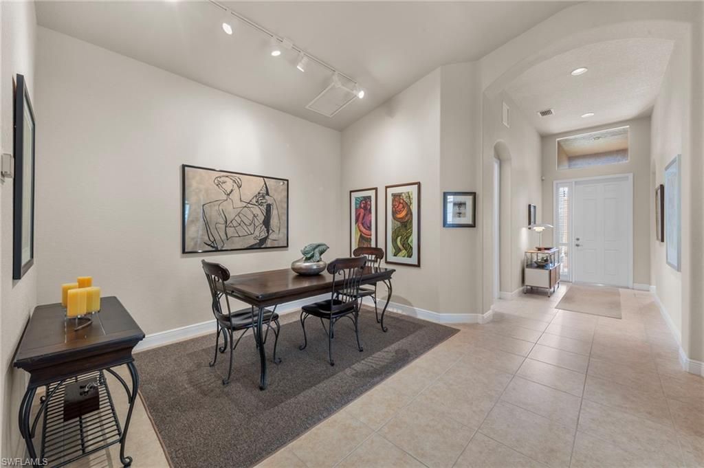 Dining room, Interior, Recessed Lighting