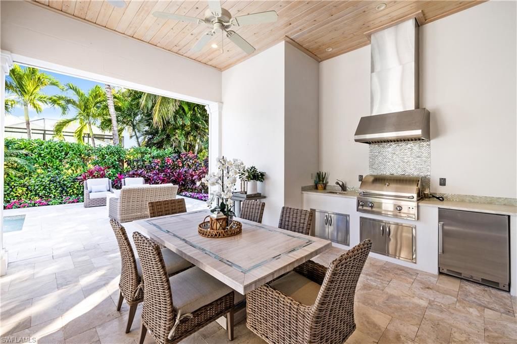 Exterior, Outdoor Kitchen