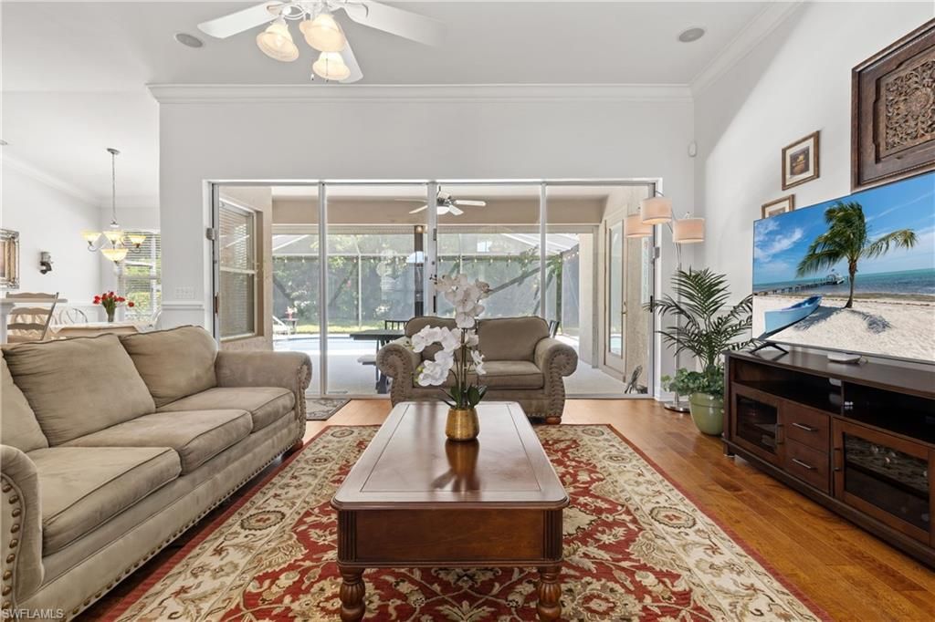 Interior, Living room, Pendant Lights, Wood Texture Flooring