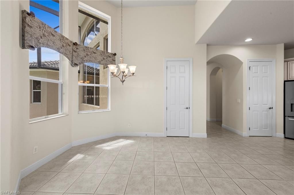 Chandelier, Empty room, Interior, Recessed Lighting