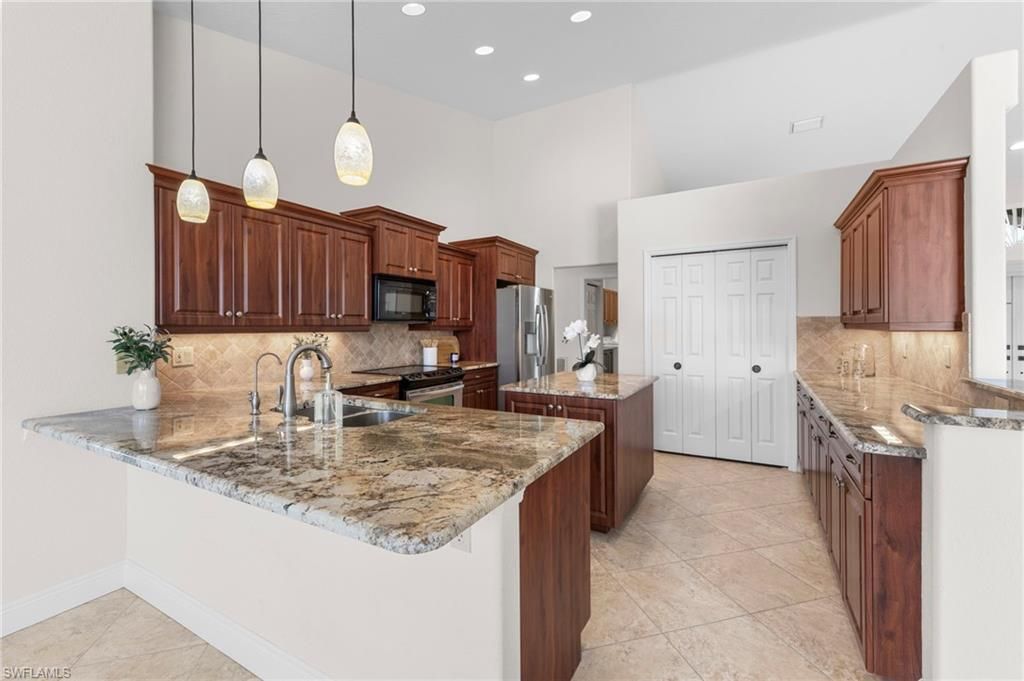 Interior, Kitchen, Pendant Lights, Recessed Lighting, Stainless Steel Appliances