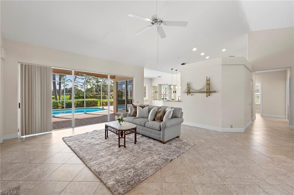 Interior, Living room, Pendant Lights, Pool, Recessed Lighting