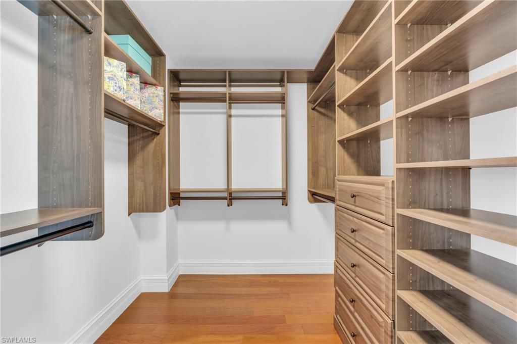 Interior, Walk-in Closets, Wood Texture Flooring