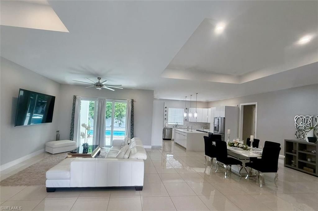 Dining room, Interior, Kitchen, Living room, Pendant Lights, Recessed Lighting