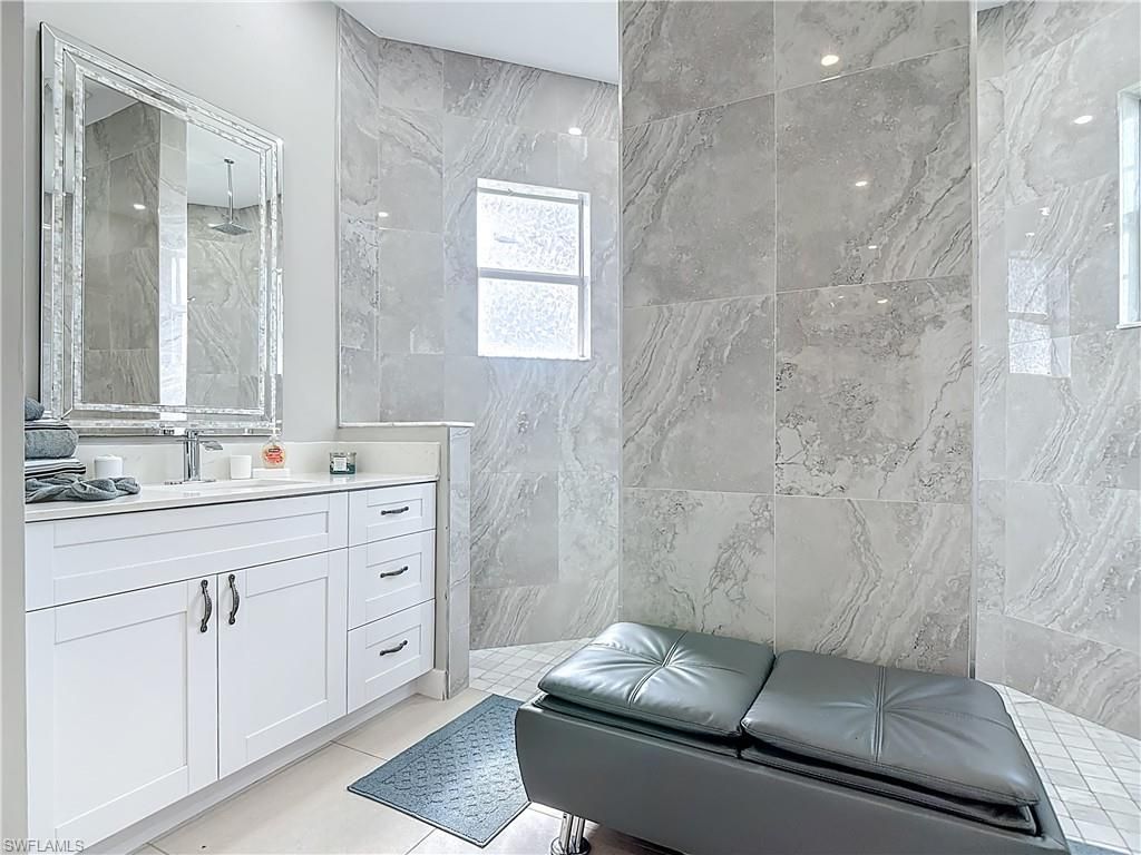 Bathroom, Interior, Marble Walls, Recessed Lighting