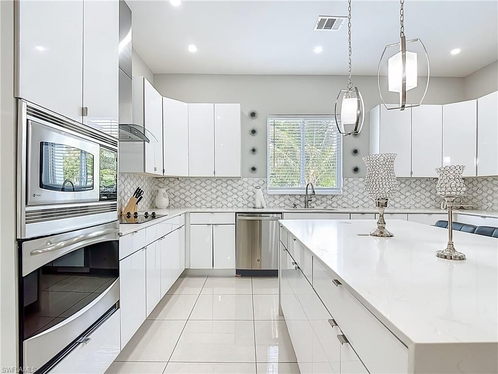 Interior, Kitchen, Pendant Lights, Recessed Lighting, Stainless Steel Appliances