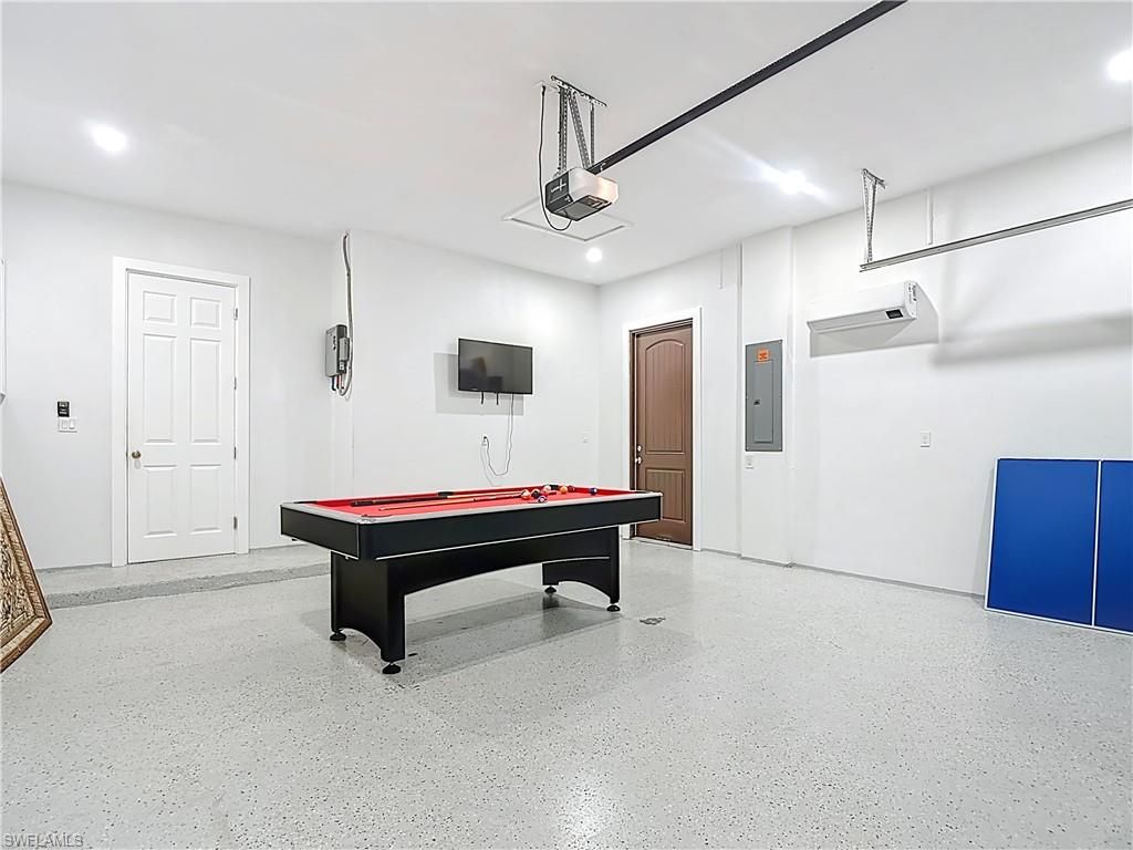 Billiard Table, Game Room, Interior, Recessed Lighting
