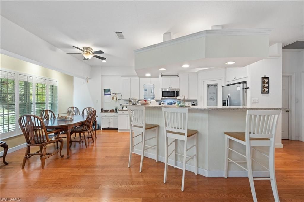 Dining room, Interior, Kitchen, Recessed Lighting, Wood Texture Flooring