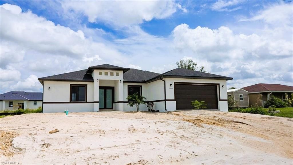 Attached, Exterior, Facade, Ranch