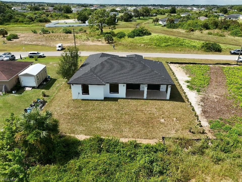 Exterior, Drone