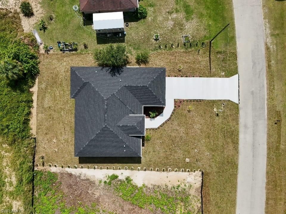 Exterior, Drone
