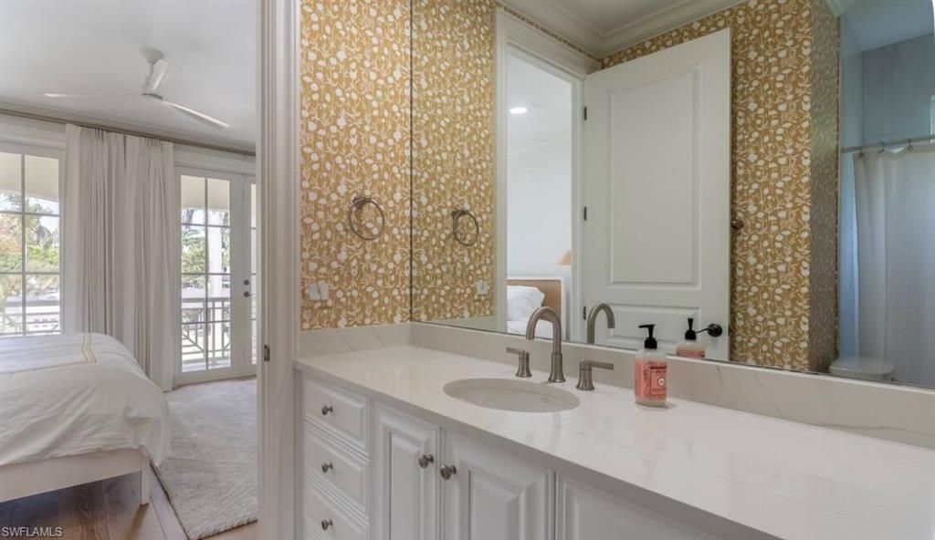 Bathroom, Bedroom, Interior, Recessed Lighting, Wood Texture Flooring
