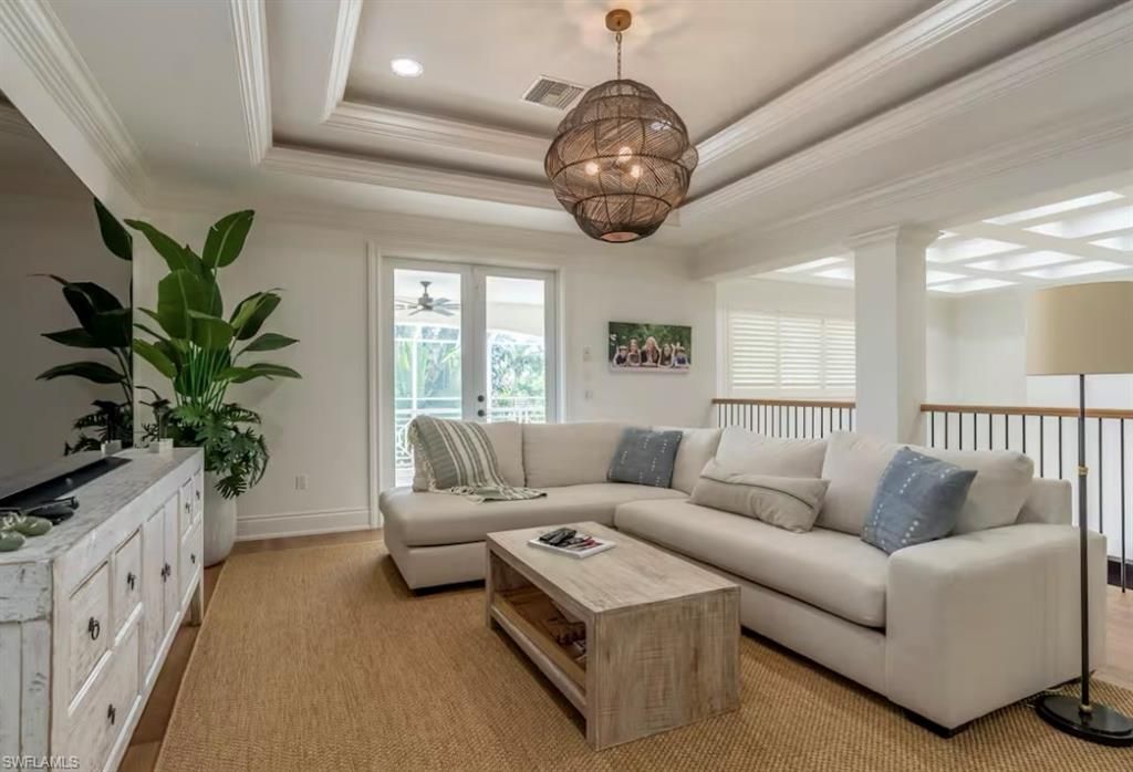 Interior, Living room, Pendant Lights, Recessed Lighting