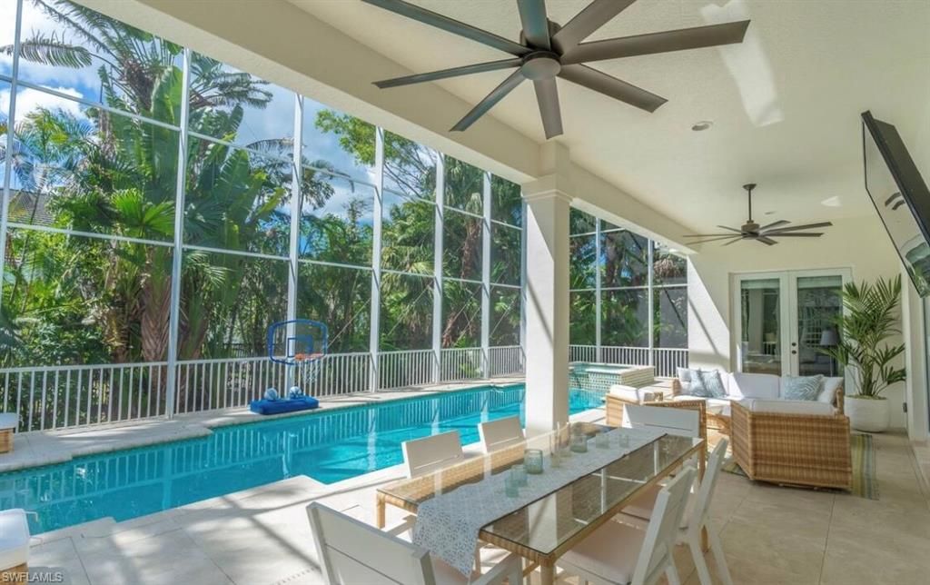Interior, Pool, Sun Room
