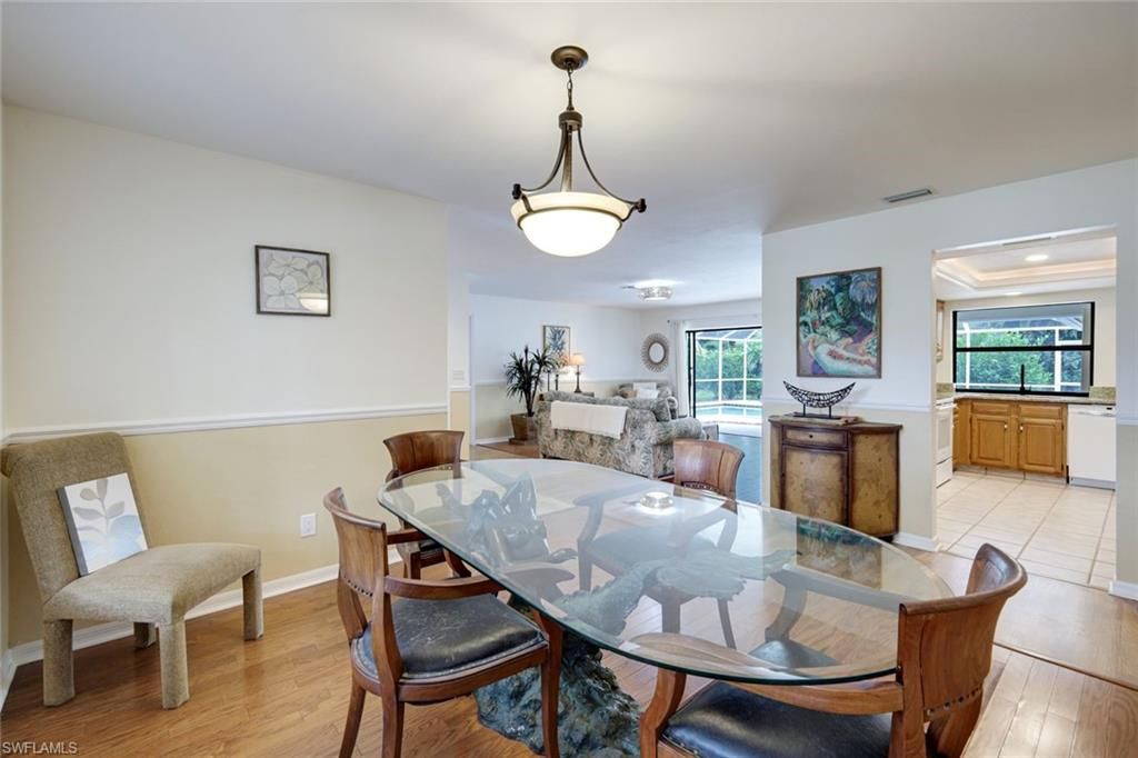 Dining room, Interior, Living room, Pendant Lights, Recessed Lighting, Wood Texture Flooring