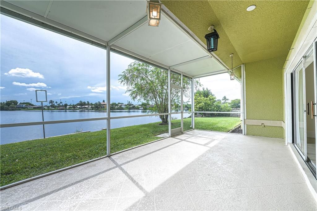 Interior, Sun Room, Water
