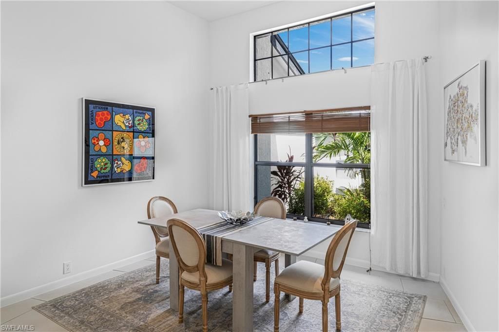 Dining room, Interior