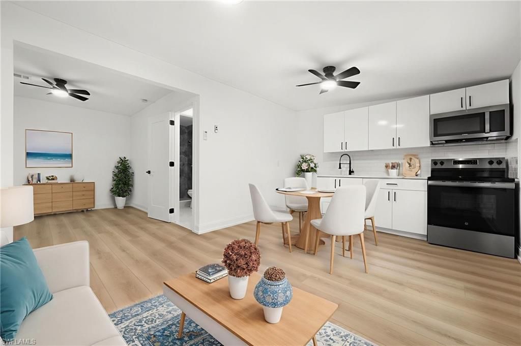 Dining room, Interior, Kitchen, Living room, Stainless Steel Appliances, Wood Texture Flooring