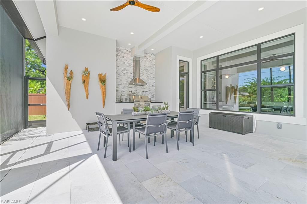 Dining room, Interior, Recessed Lighting
