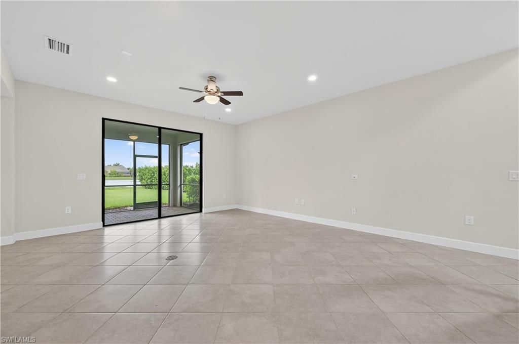 Empty room, Interior, Recessed Lighting