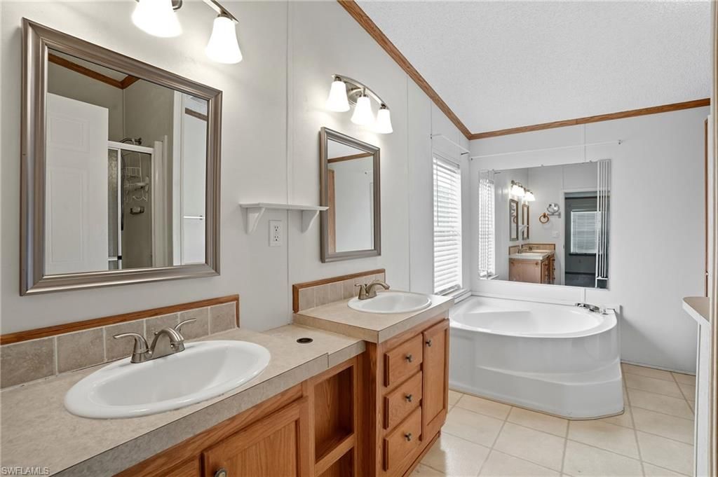 Bathroom, Dual Sink Vanities, Interior