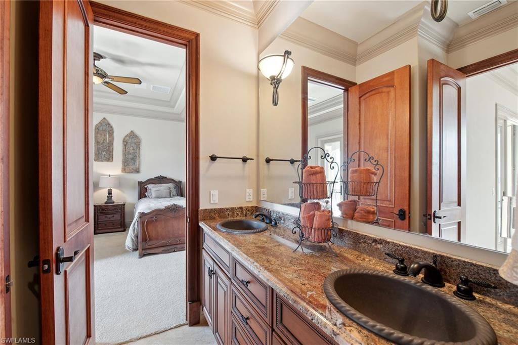 Bathroom, Bedroom, Dual Sink Vanities, Interior