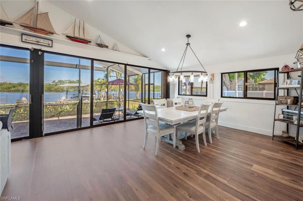 Chandelier, Dining room, Interior, Pendant Lights, Recessed Lighting, Water, Wood Texture Flooring