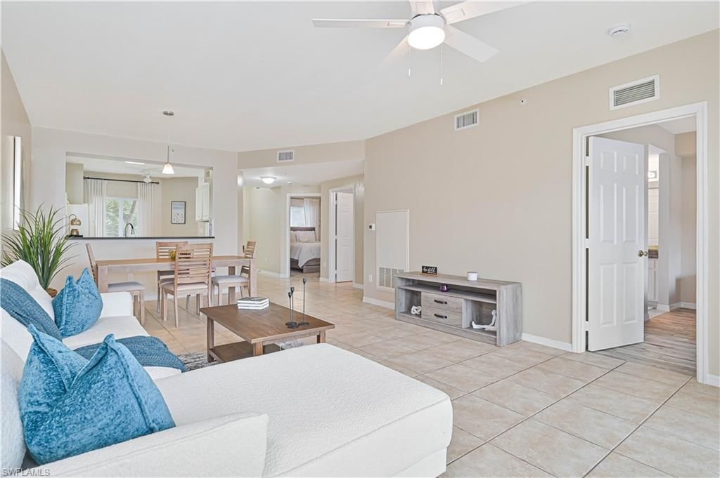 Dining room, Interior, Living room, Pendant Lights