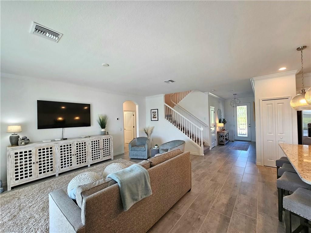 Interior, Living room, Pendant Lights, Recessed Lighting, Wood Texture Flooring