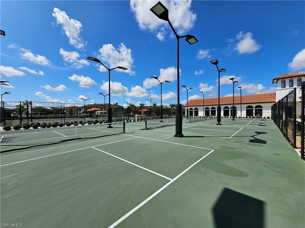 Exterior, Tennis Courts