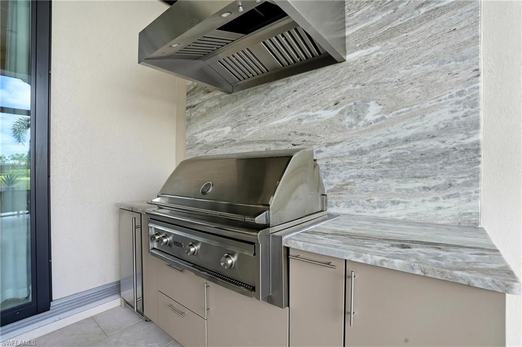 Exterior, Outdoor Kitchen