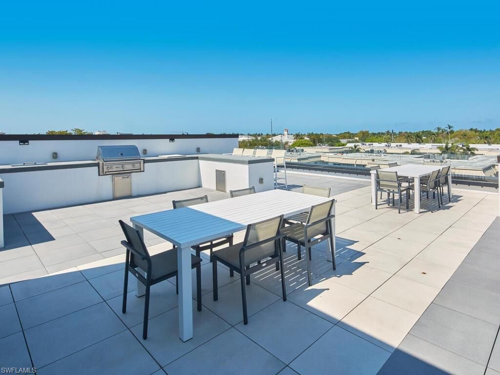 Exterior, Outdoor Kitchen