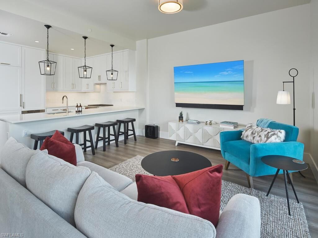 Interior, Kitchen, Living room, Pendant Lights, Recessed Lighting, Wood Texture Flooring