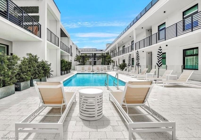 Exterior, Pool