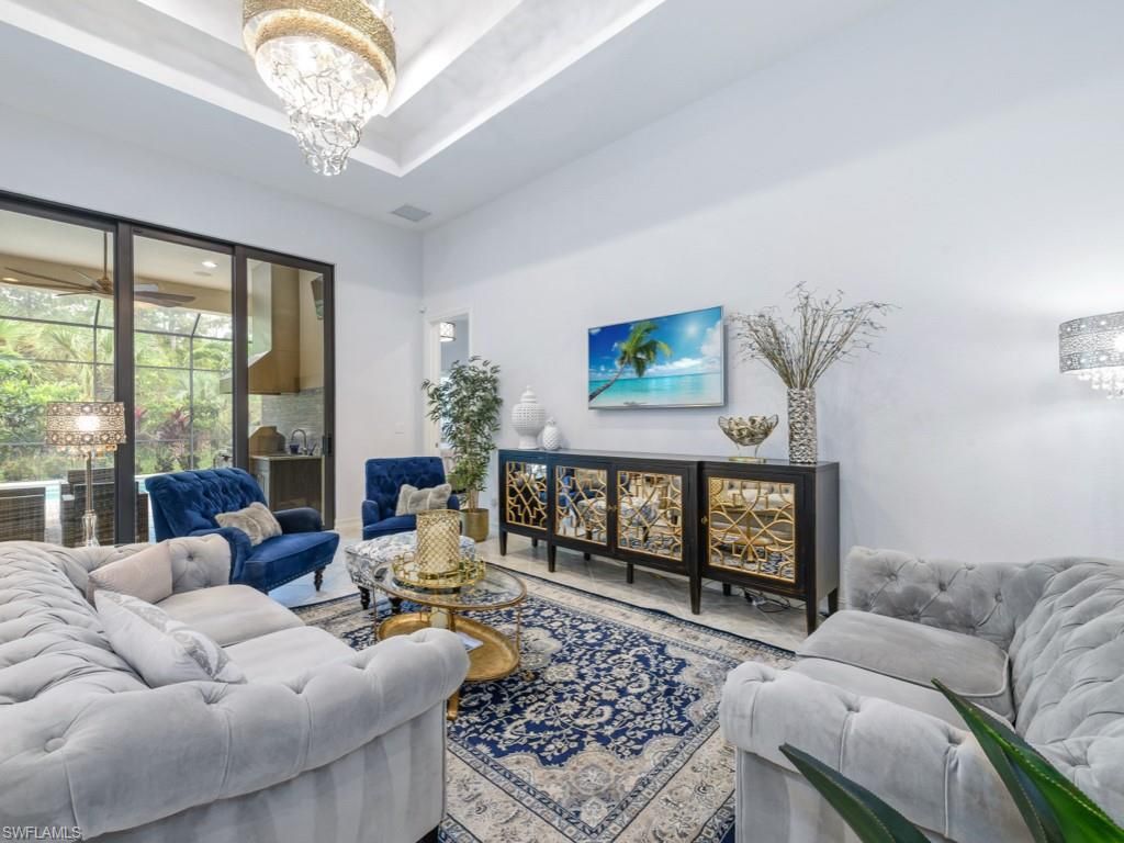 Chandelier, Interior, Living room