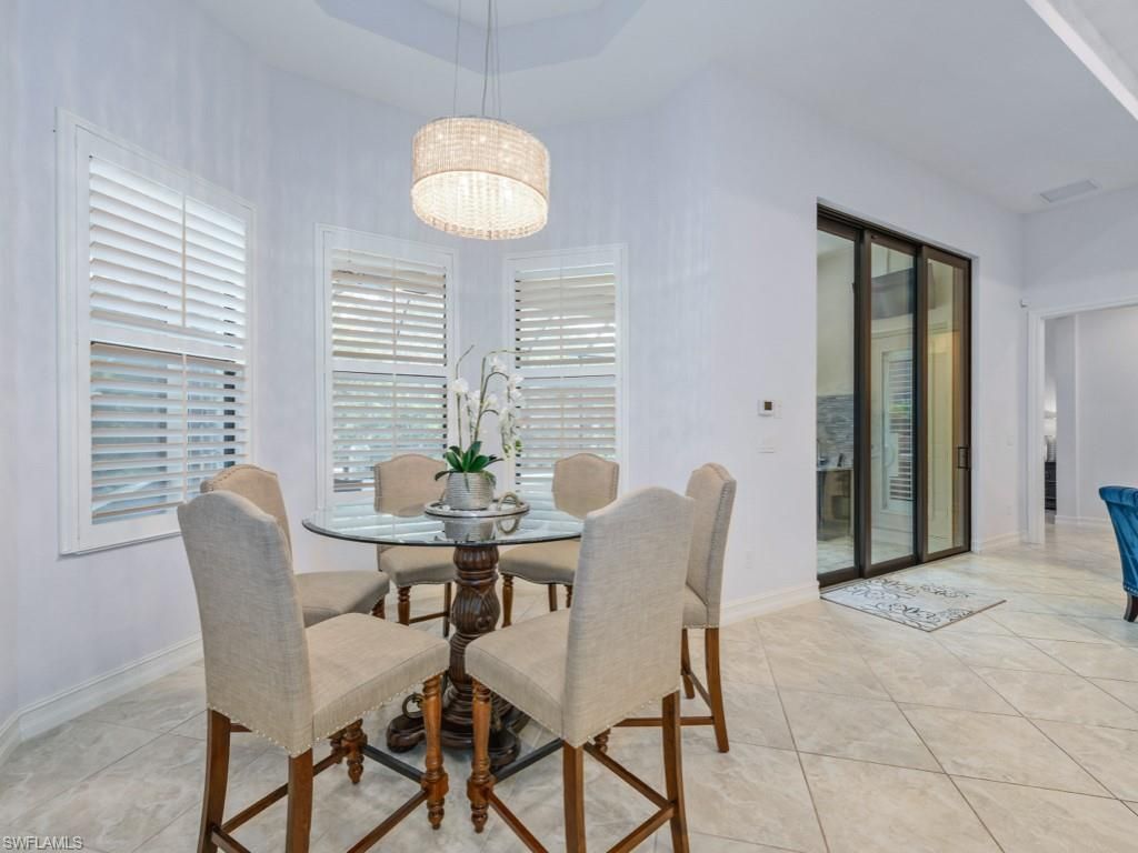 Chandelier, Dining room, Interior