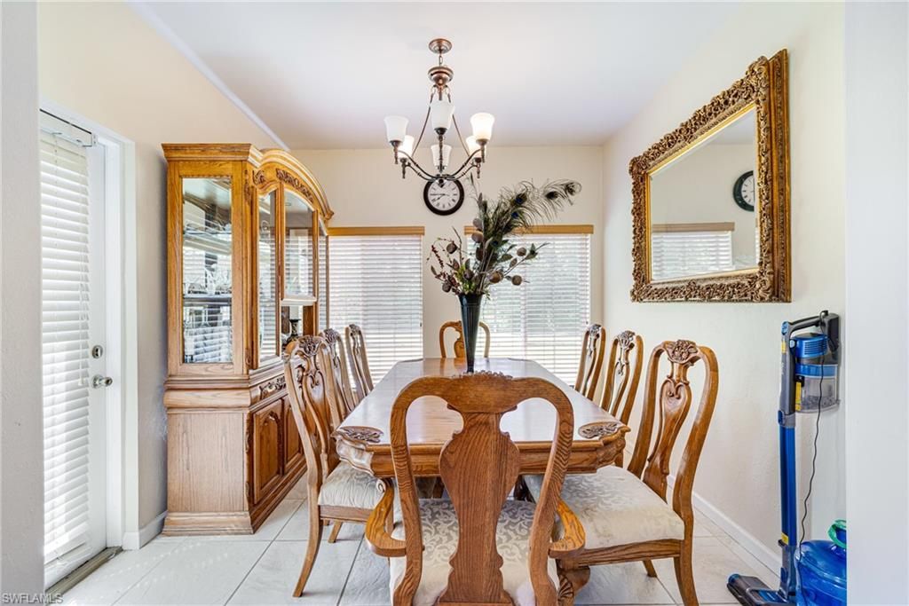 Chandelier, Dining room, Interior
