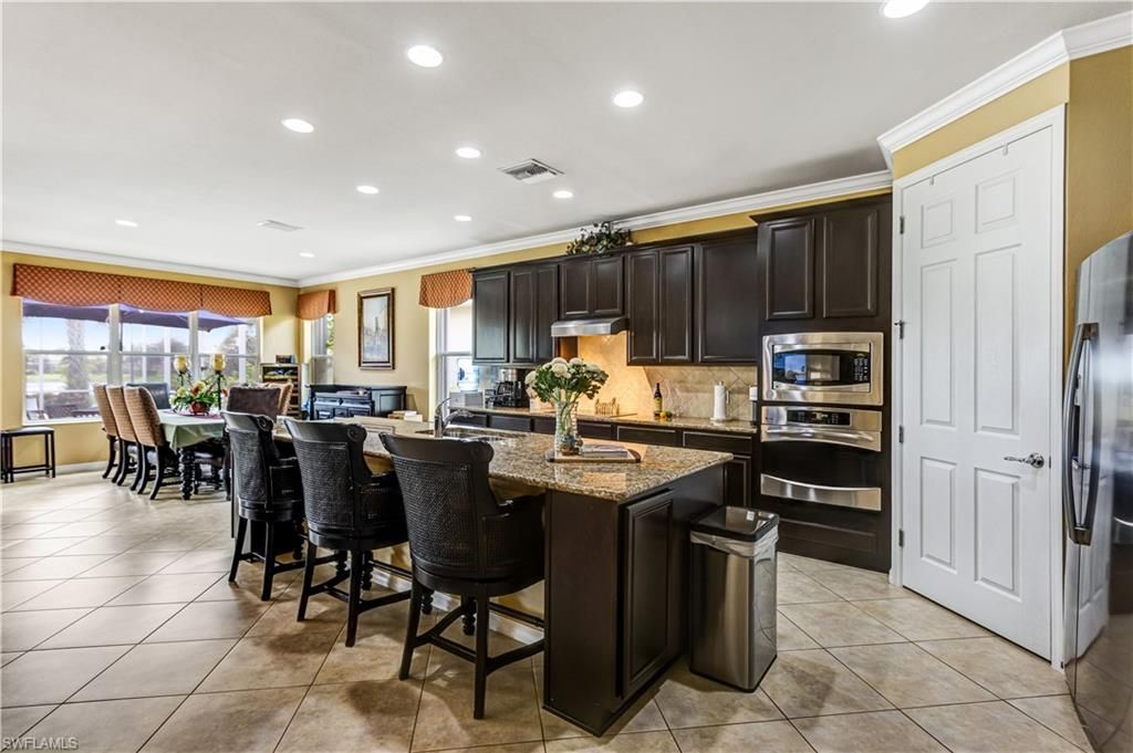 Dining room, Interior, Kitchen, Recessed Lighting, Stainless Steel Appliances